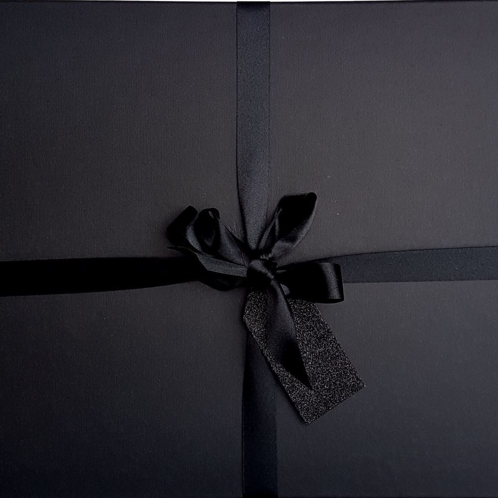 Bespoke gift wrapping services in London for individuals, VIP and corporate clients