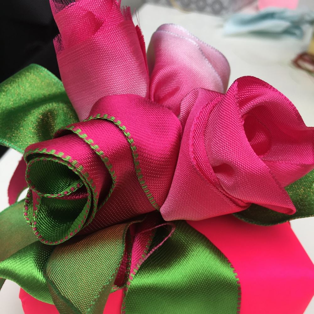 Bespoke gift wrapping services in London for individuals, VIP and corporate clients