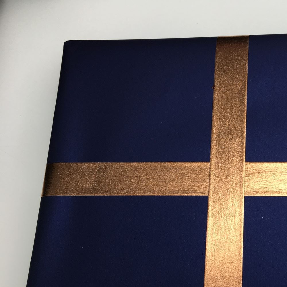 Bespoke gift wrapping services in London for individuals, VIP and corporate clients
