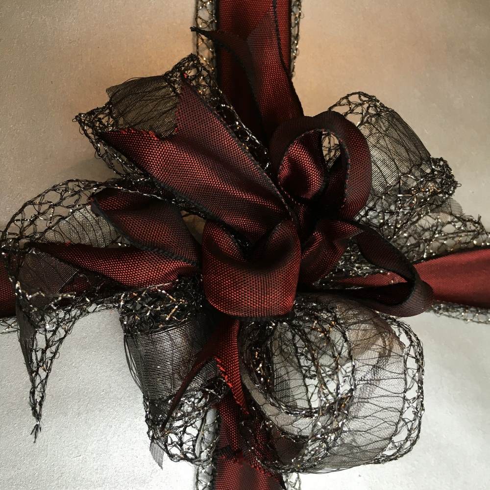 Bespoke gift wrapping services in London for individuals, VIP and corporate clients
