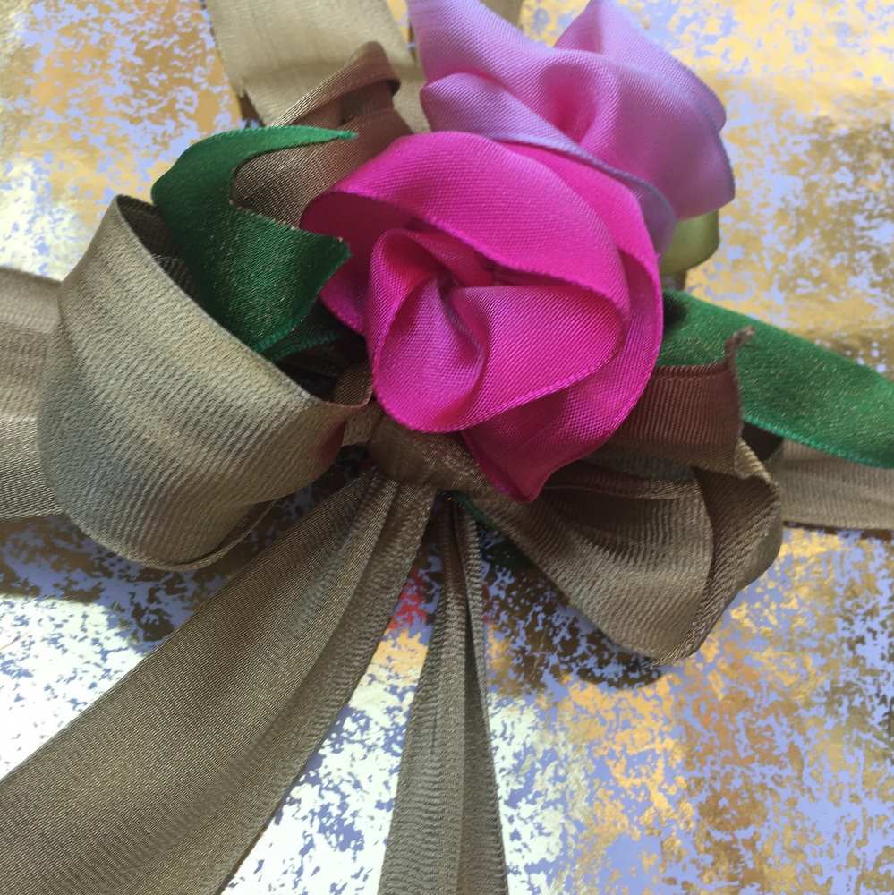 Bespoke gift wrapping services in London for individuals, VIP and corporate clients