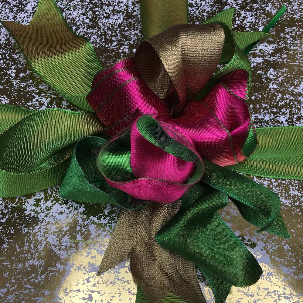 Bespoke gift wrapping services in London for individuals, VIP and corporate clients