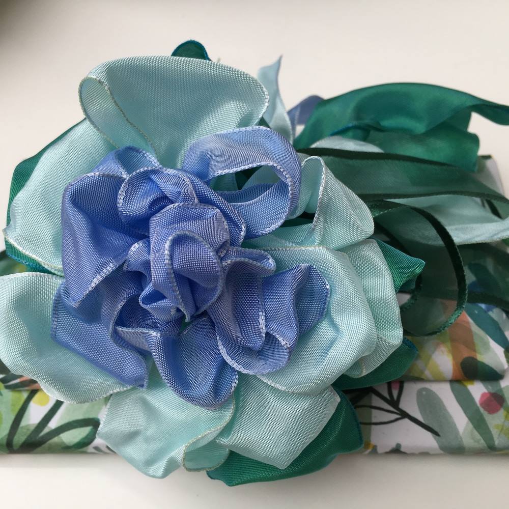 Bespoke gift wrapping services in London for individuals, VIP and corporate clients