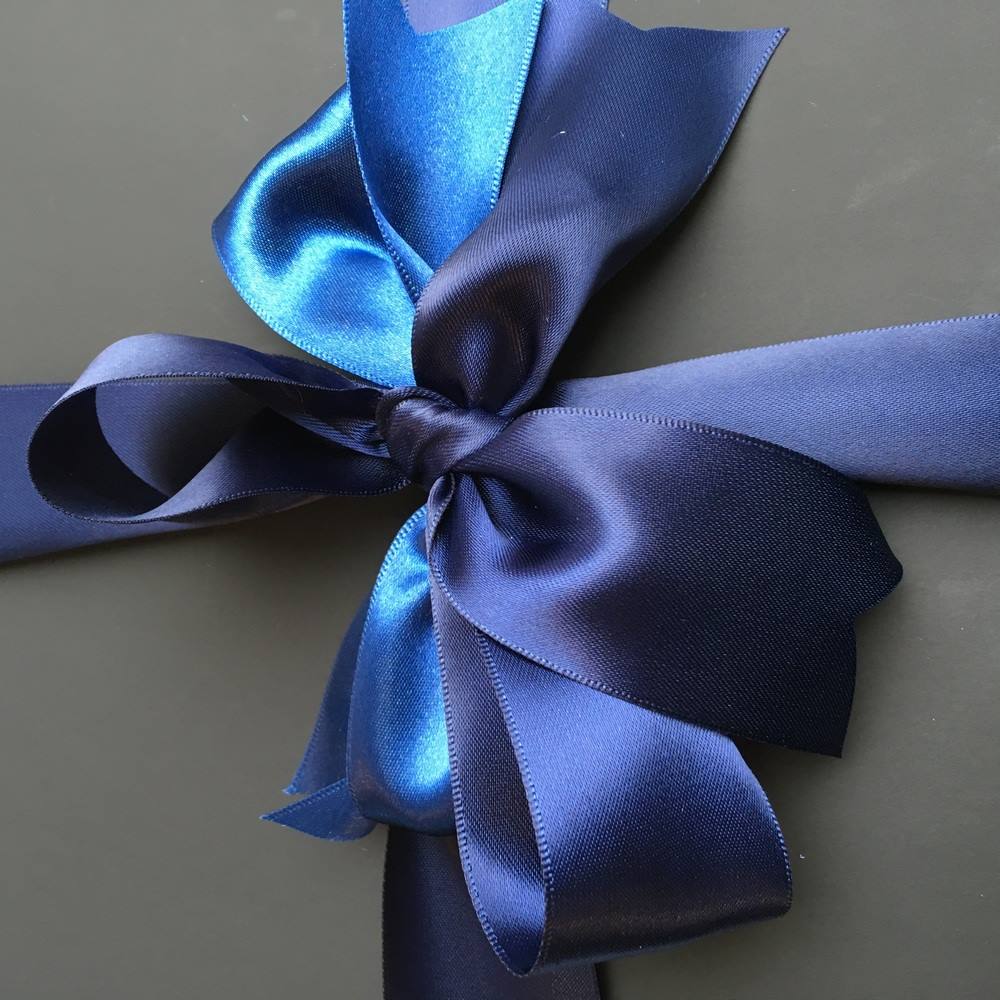 Bespoke gift wrapping services in London for individuals, VIP and corporate clients