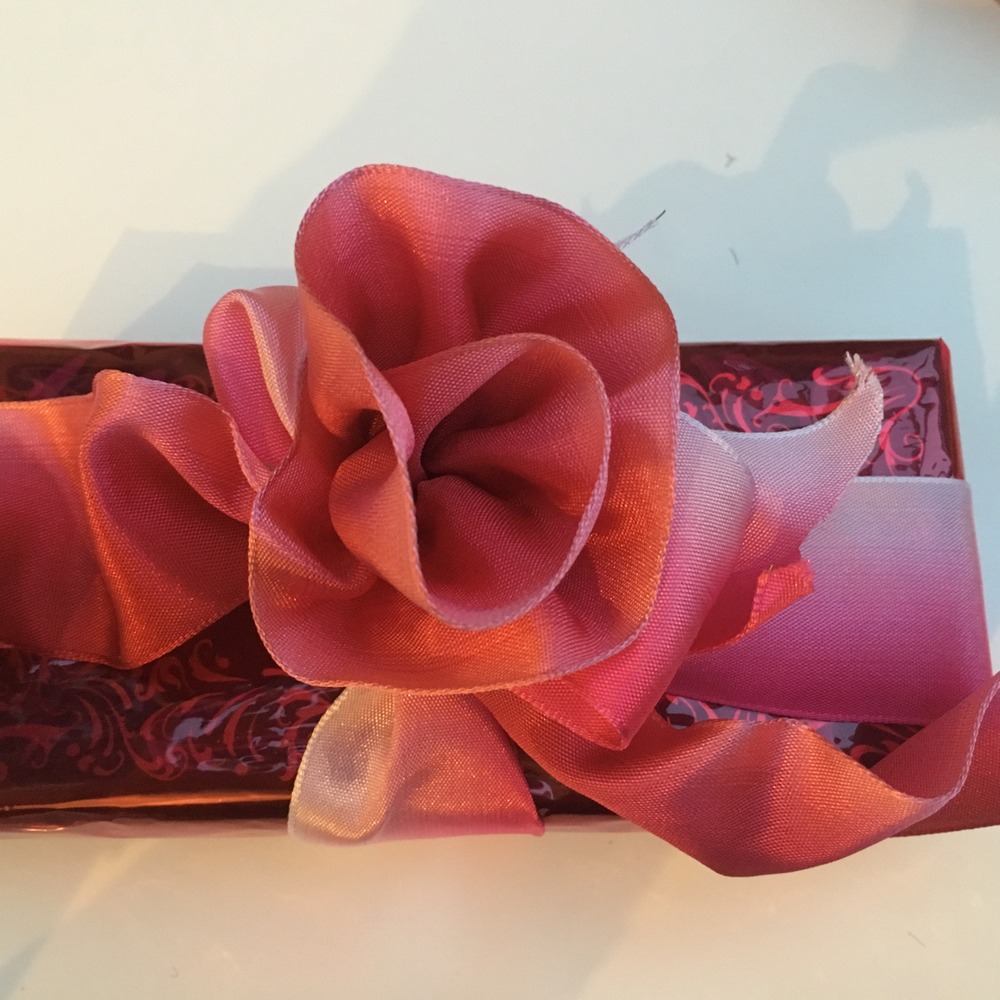 Bespoke gift wrapping services in London for individuals, VIP and corporate clients