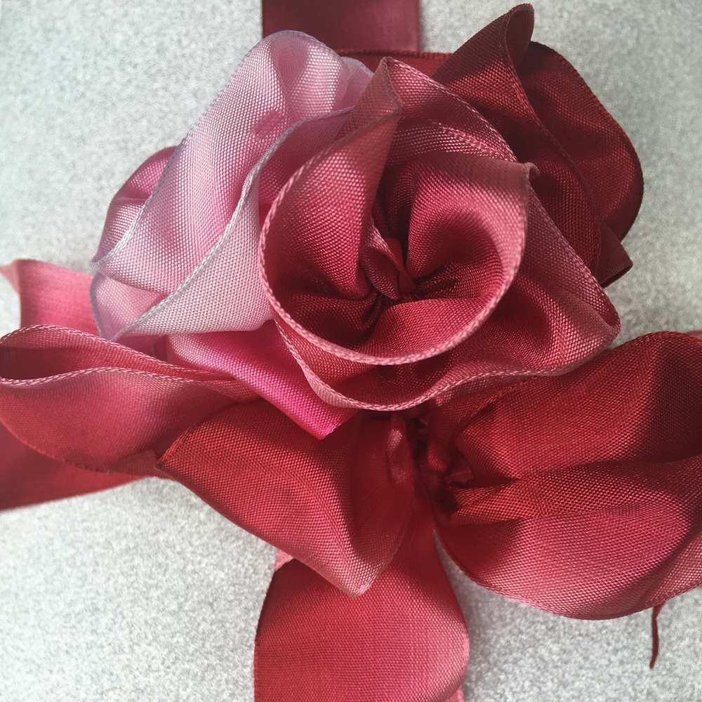 Bespoke gift wrapping services in London for individuals, VIP and corporate clients