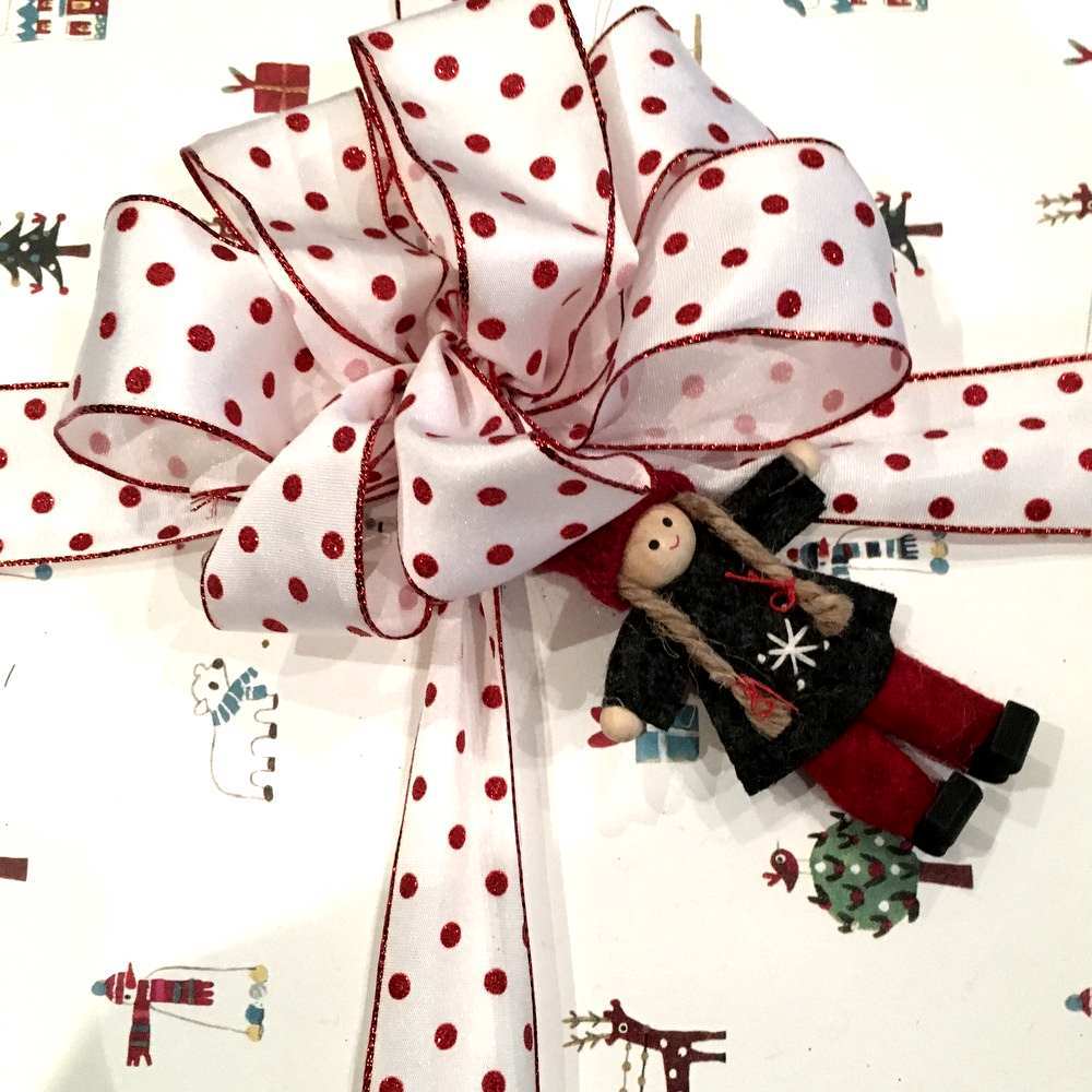 Bespoke gift wrapping services in London for individuals, VIP and corporate clients