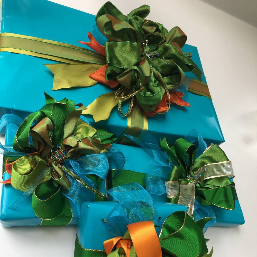 Bespoke gift wrapping services in London for individuals, VIP and corporate clients